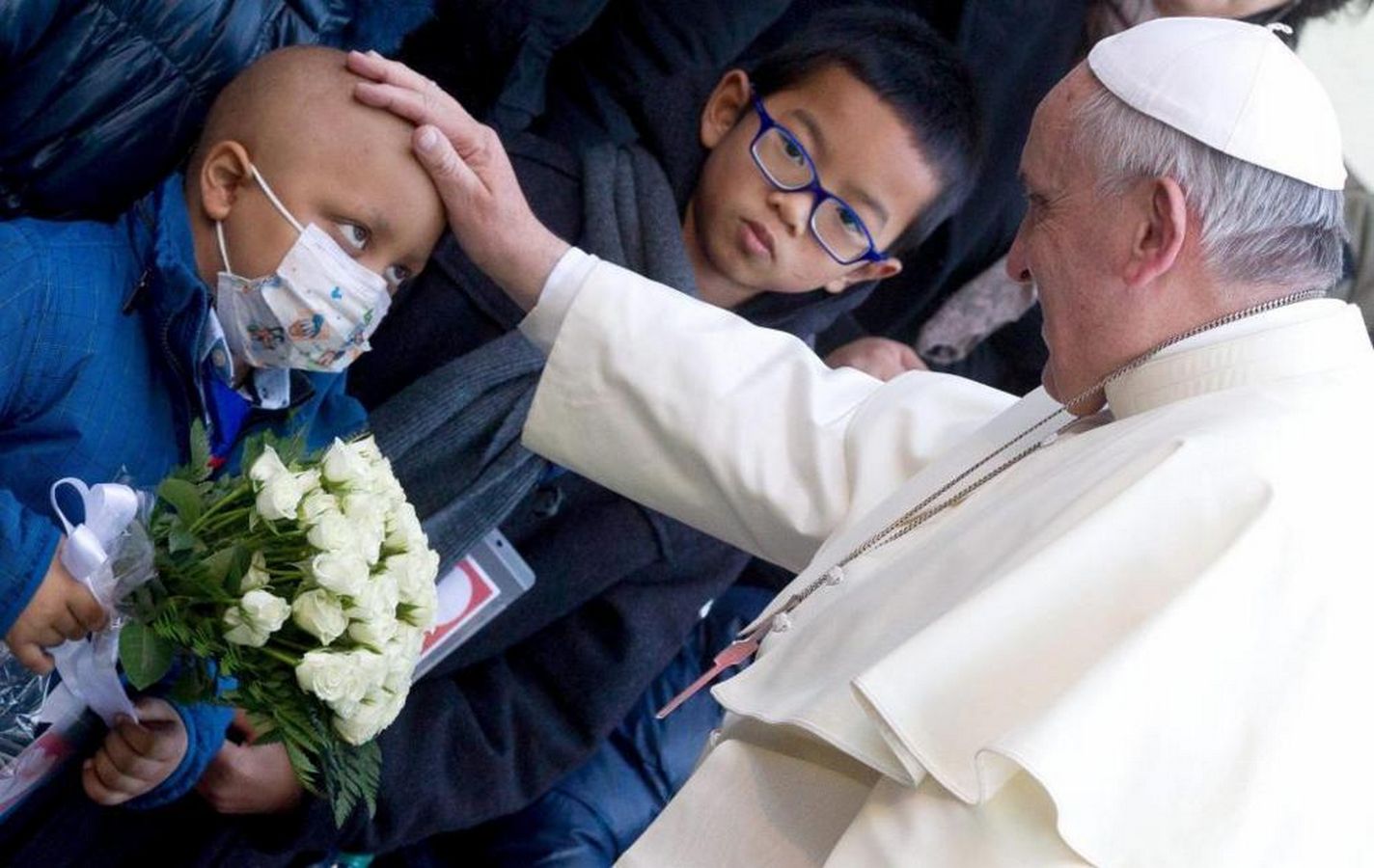 En Fátima, el Papa ora por los enfermos, tesoro de la Iglesia