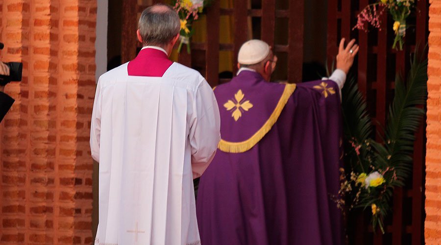https://arquimedia.s3.amazonaws.com/2/noviembre/franciscopuertasanta-marthacalderonaciprensa-291115jpg.jpg