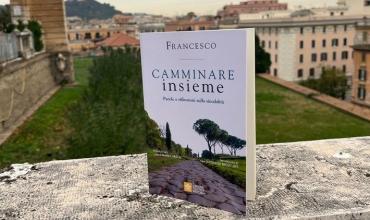 "Caminar juntos", el libro del Papa Francisco sobre la sinodalidad