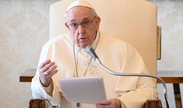 Papa reitera condena al uso de energía atómica con fines de guerra